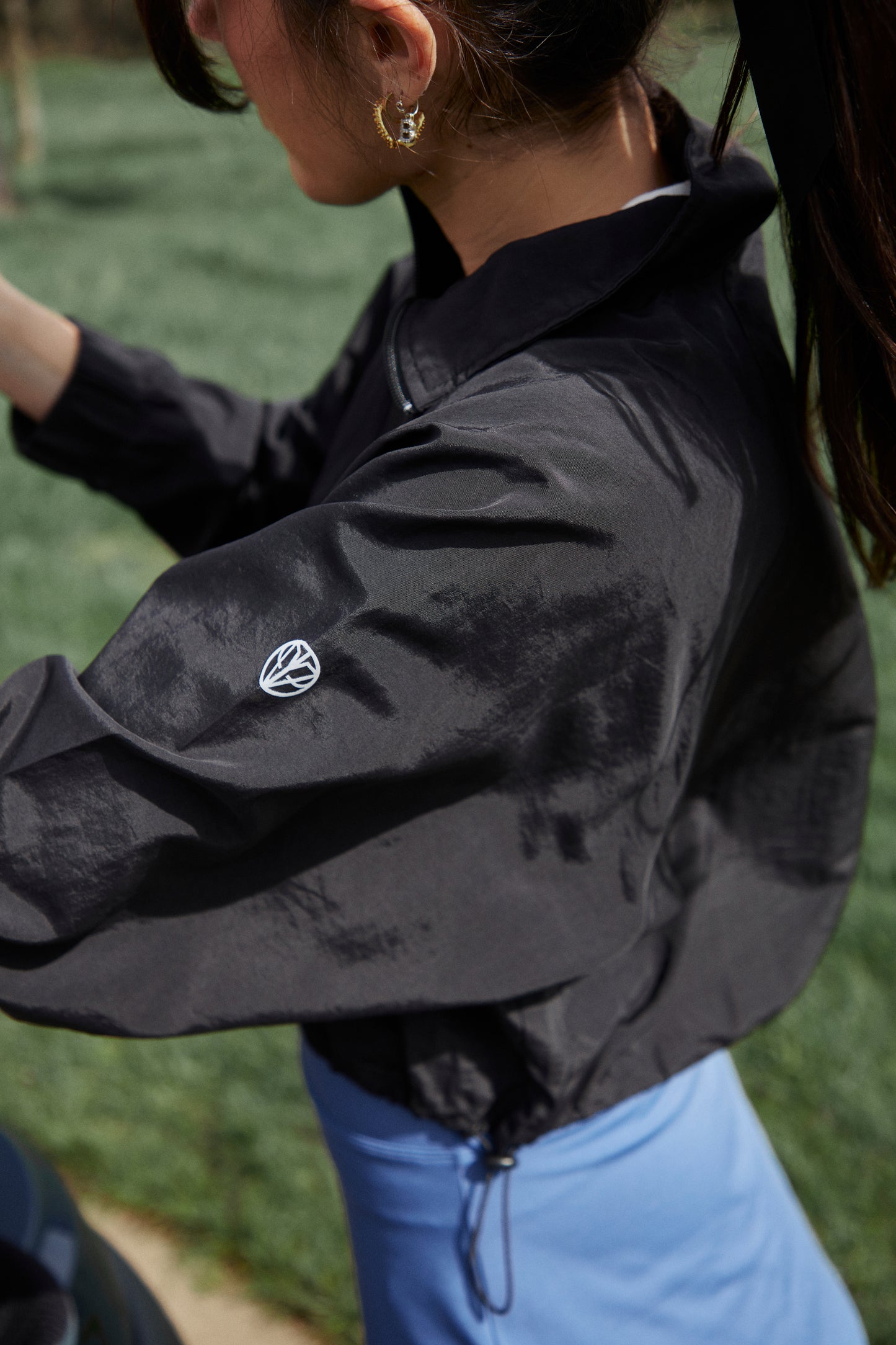 Victoria Paulsen_Chelsea Water-Resistant Pullover_Black_3